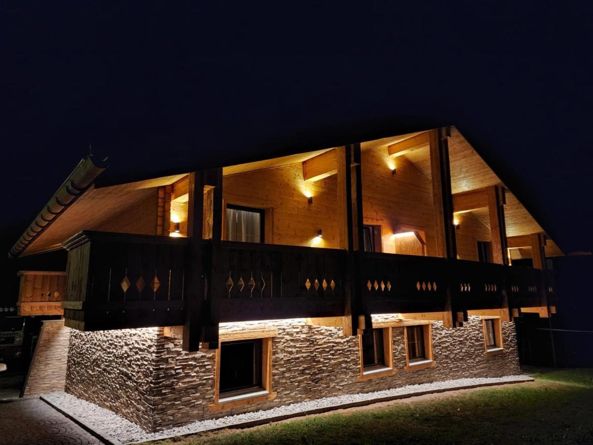 Apartment Marent Garten Chalet ฟานดันส์ ภายนอก รูปภาพ